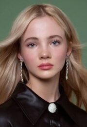 Freya Allan