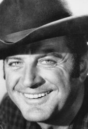 Brad Dexter