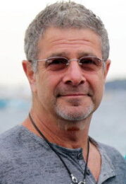 Gil Junger