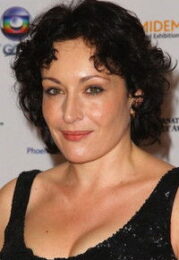 Lucy Cohu